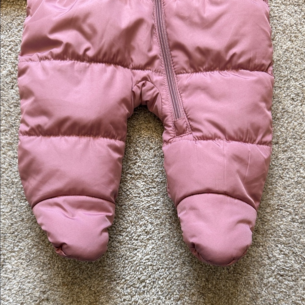 Old Navy Baby Girls Water-Resistant Frost Free Puffer Snowsuit Woodrose 0-3month - Picture 3 of 10
